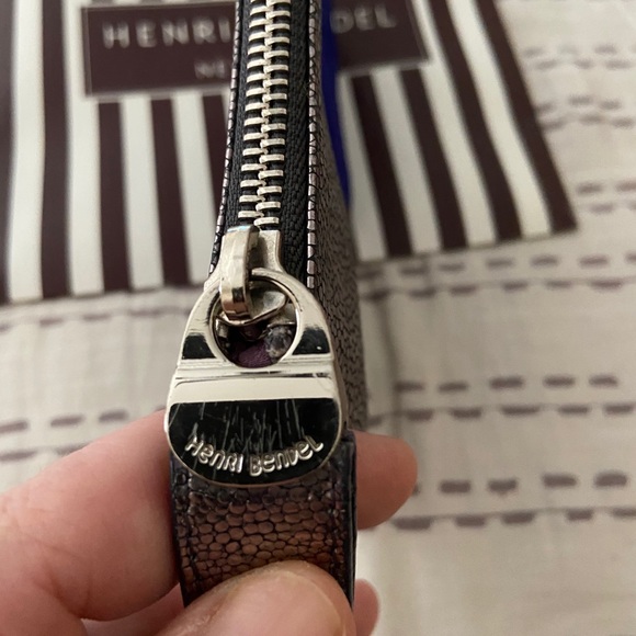 HENRI BENDEL LEATHER POUCH - Picture 2 of 6